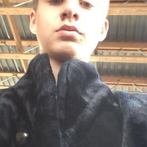 Meet your Posher, Max